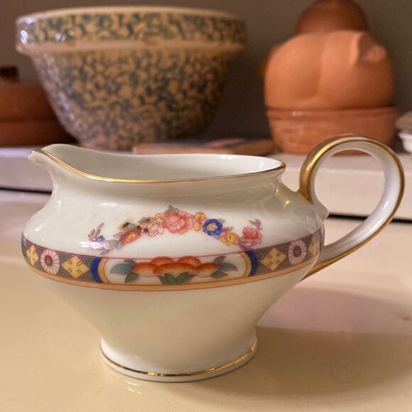 🎀 VINTAGE 🎀  Creamer Porcelain/China - Picture 1 of 9